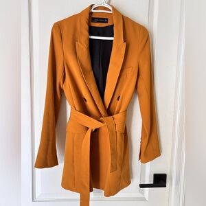 Zara Women’s Yellow Blazer